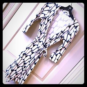Diane von Furstenberg Julian wrap dress. Size 6